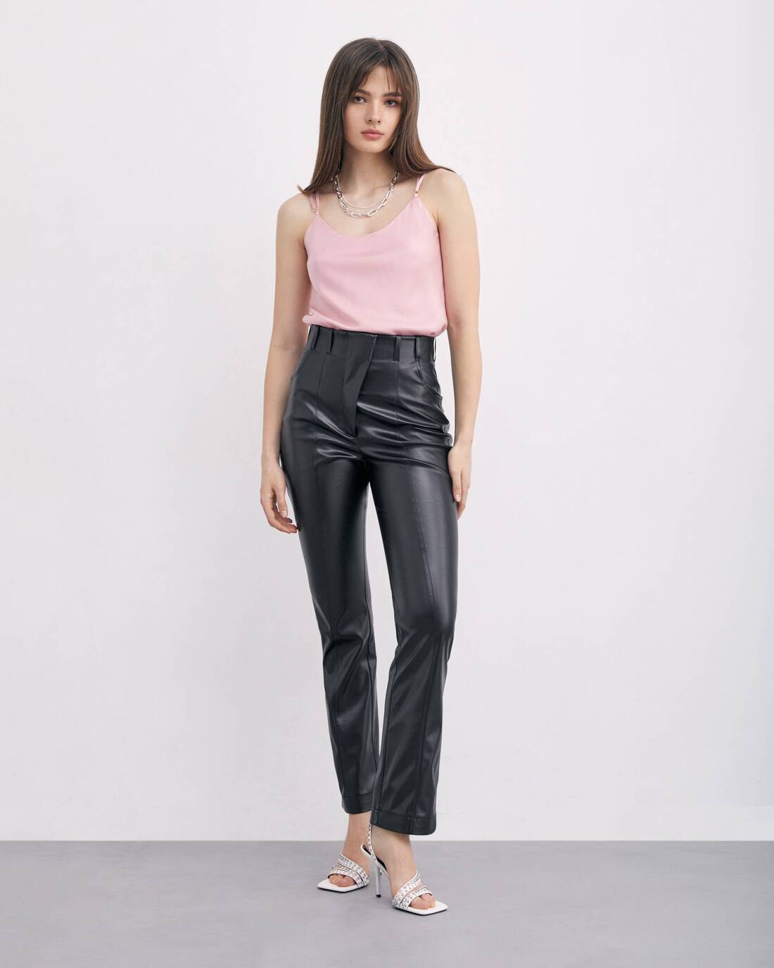 Top with double straps 
