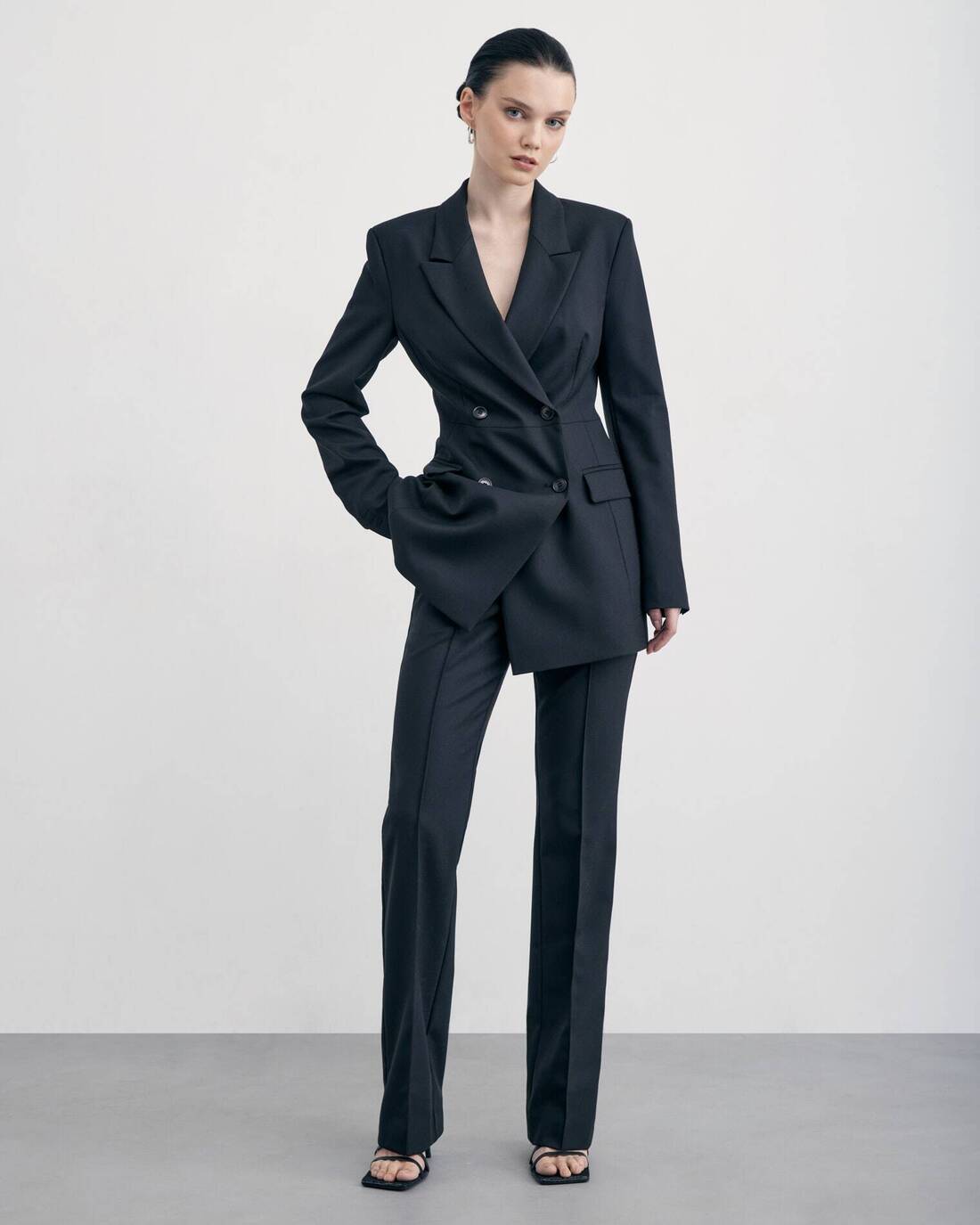  Slim-fit double-breasted jacket 