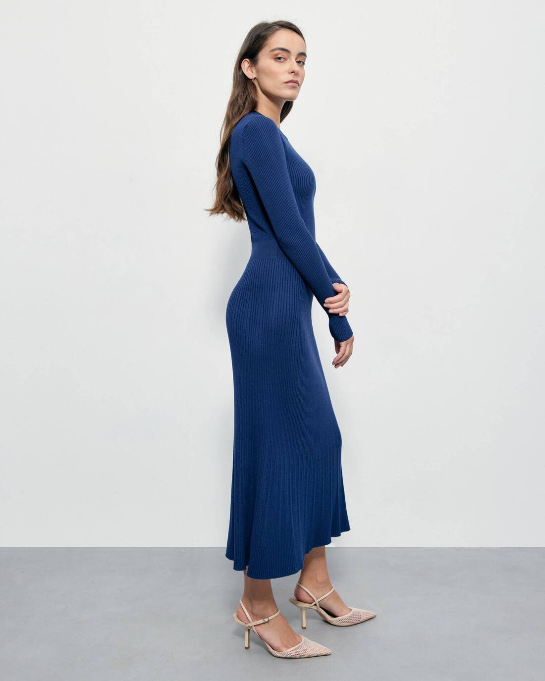 Midi dress in elastic viscose yarn 
