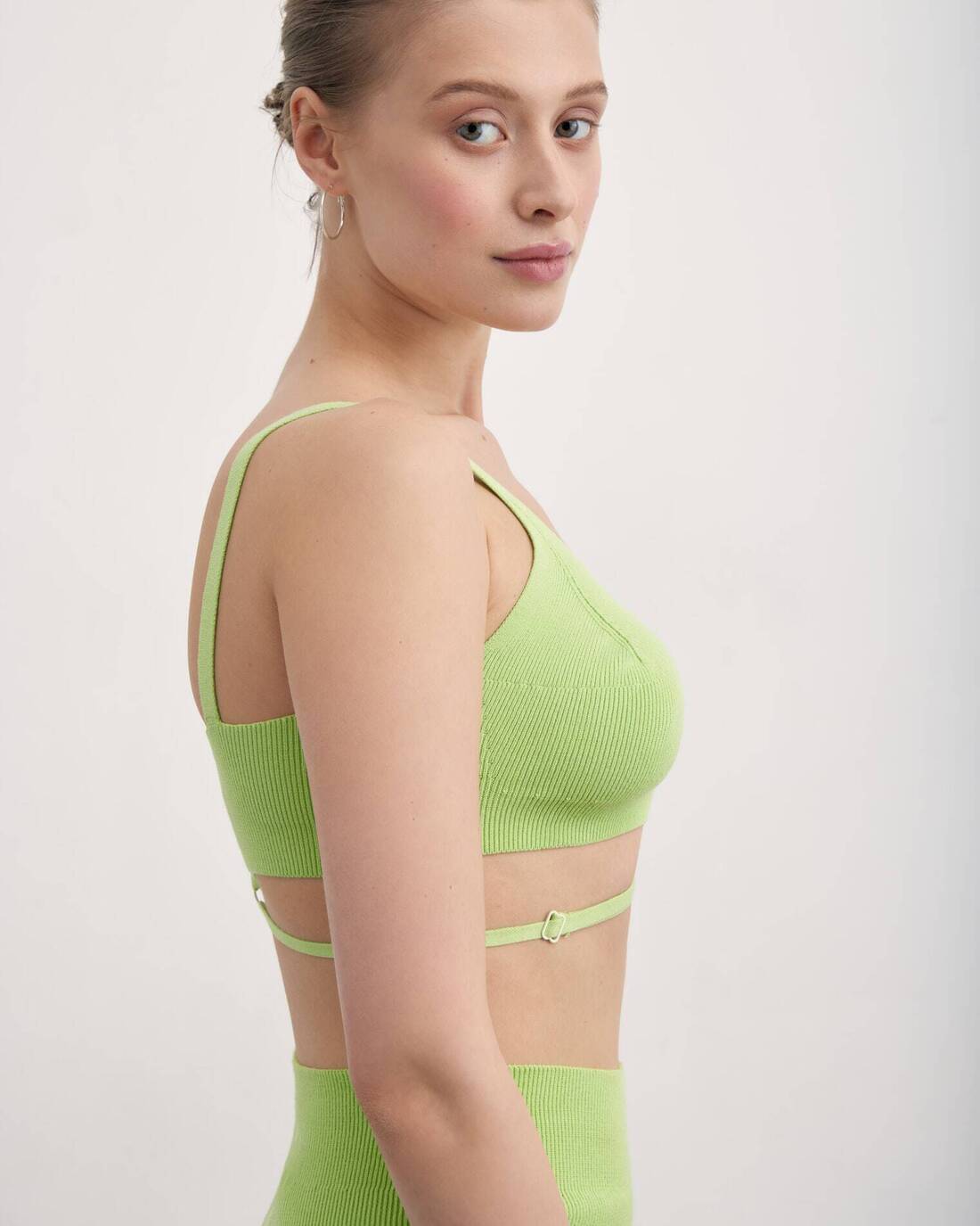 Knitted top with straps 