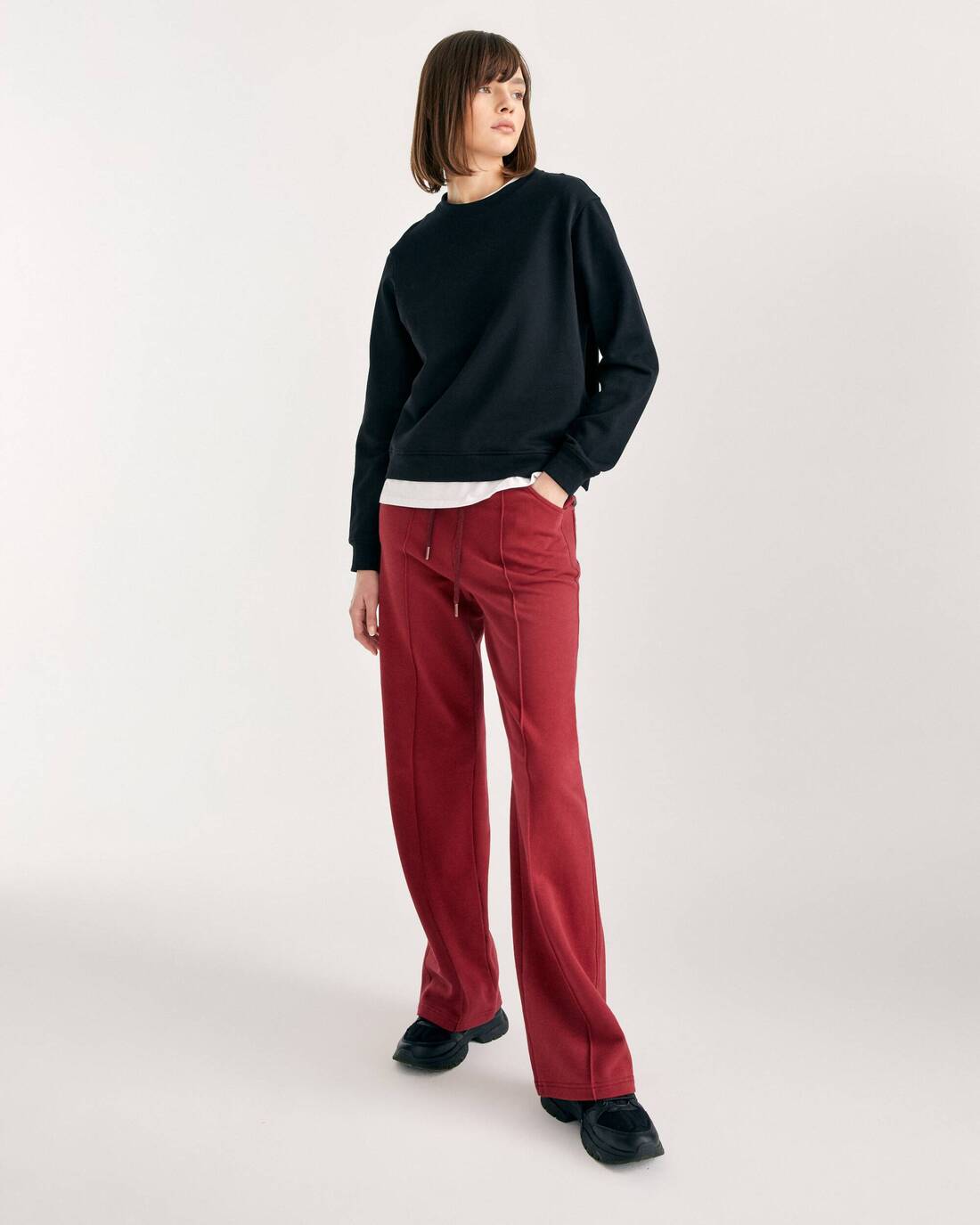 Elongated footer trousers