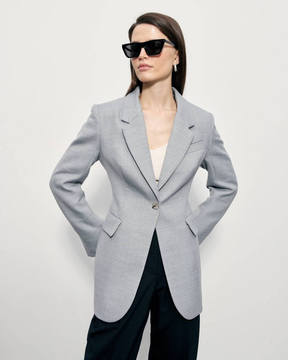 Single-breasted jacket with English collar
