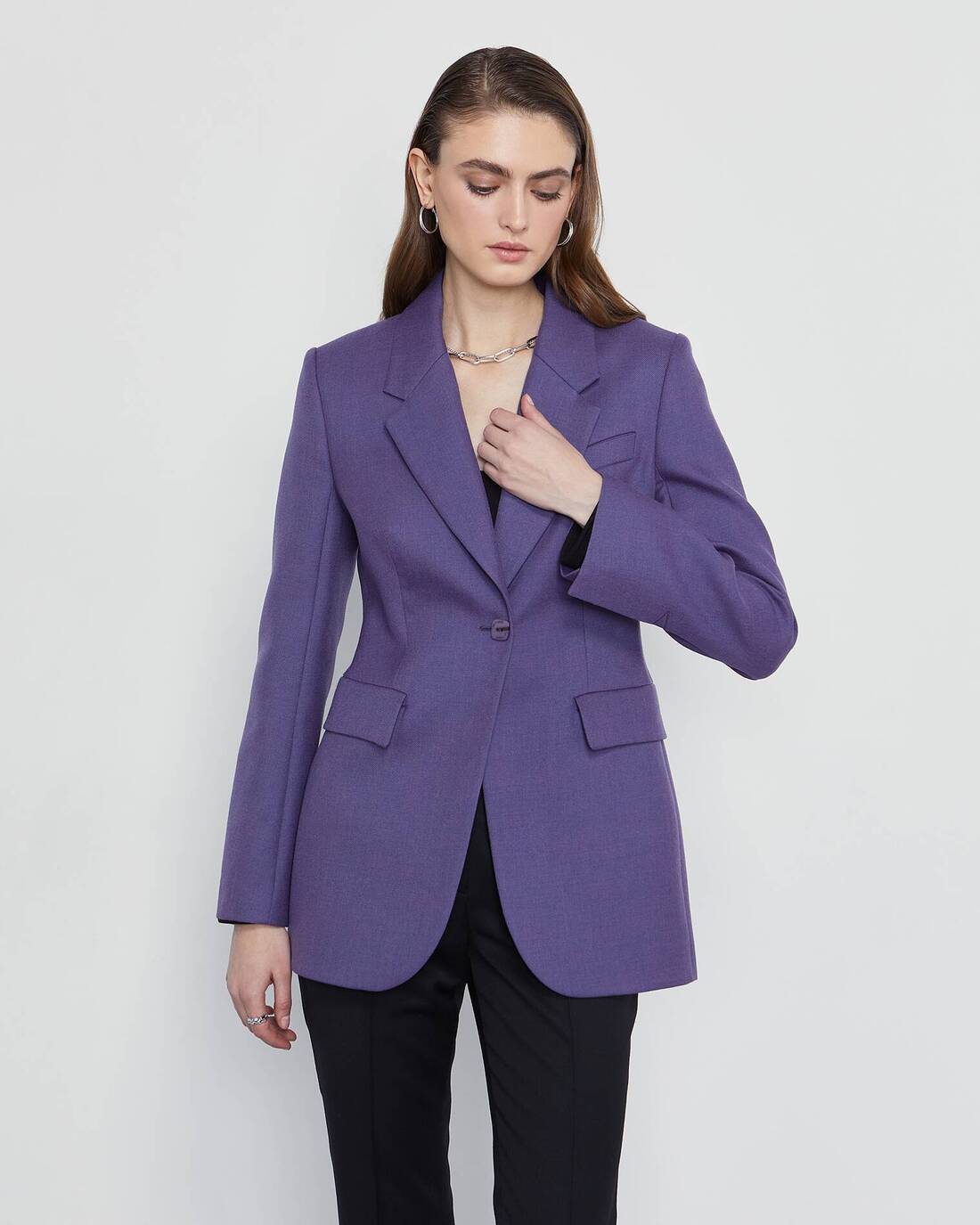 Single-breasted jacket with English collar