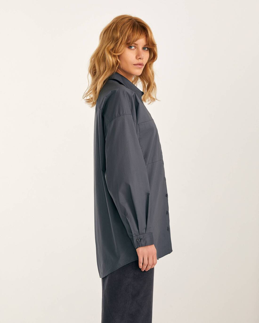 Oversized shirt with breast pockets