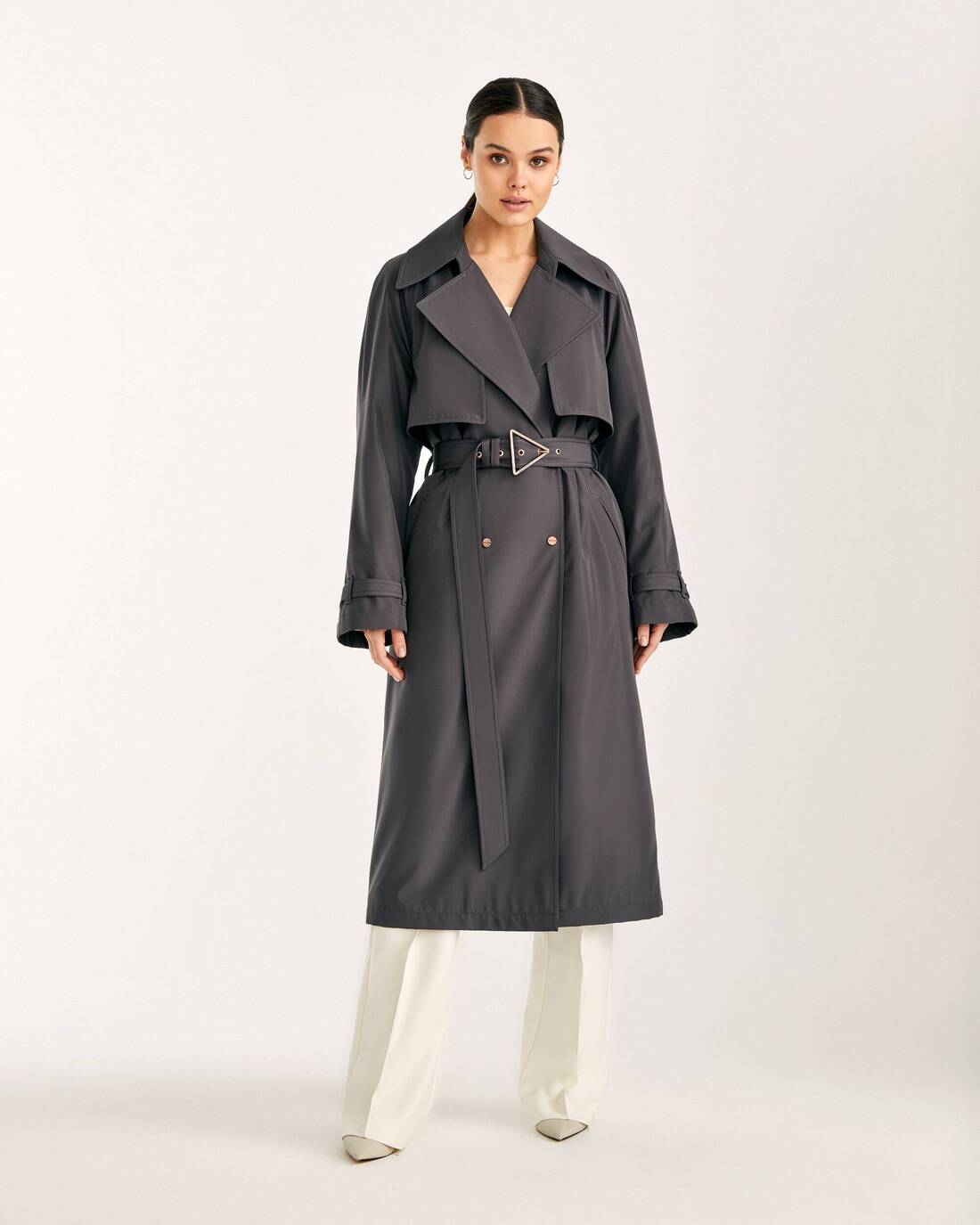 Double-breasted insulated trenchcoat