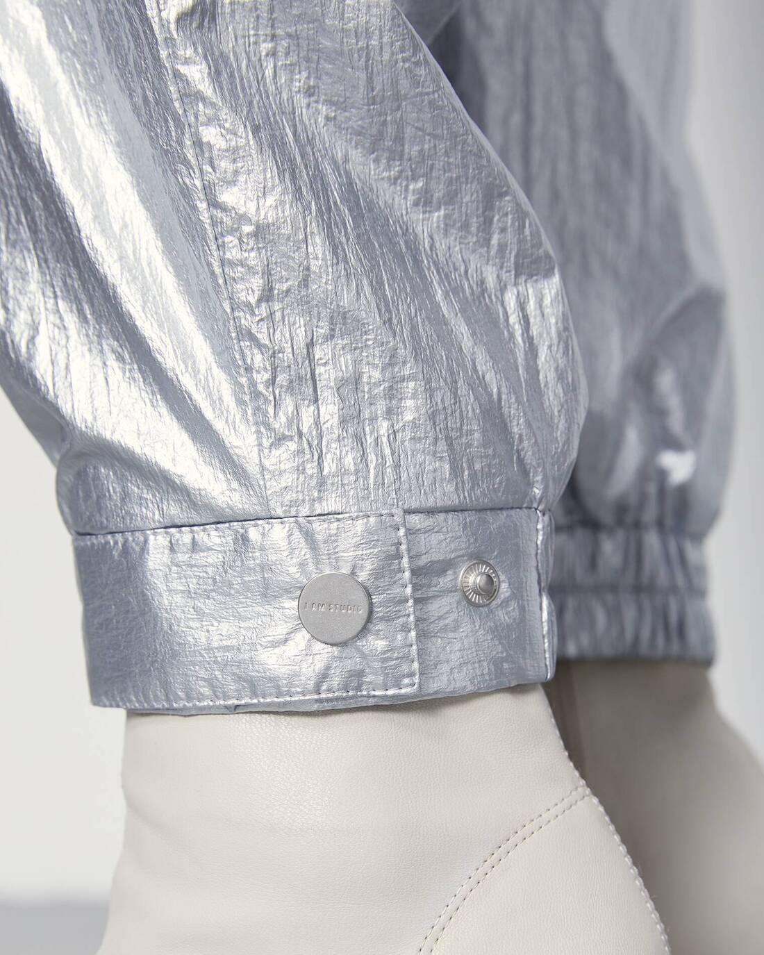 Joggers in cloak fabric 