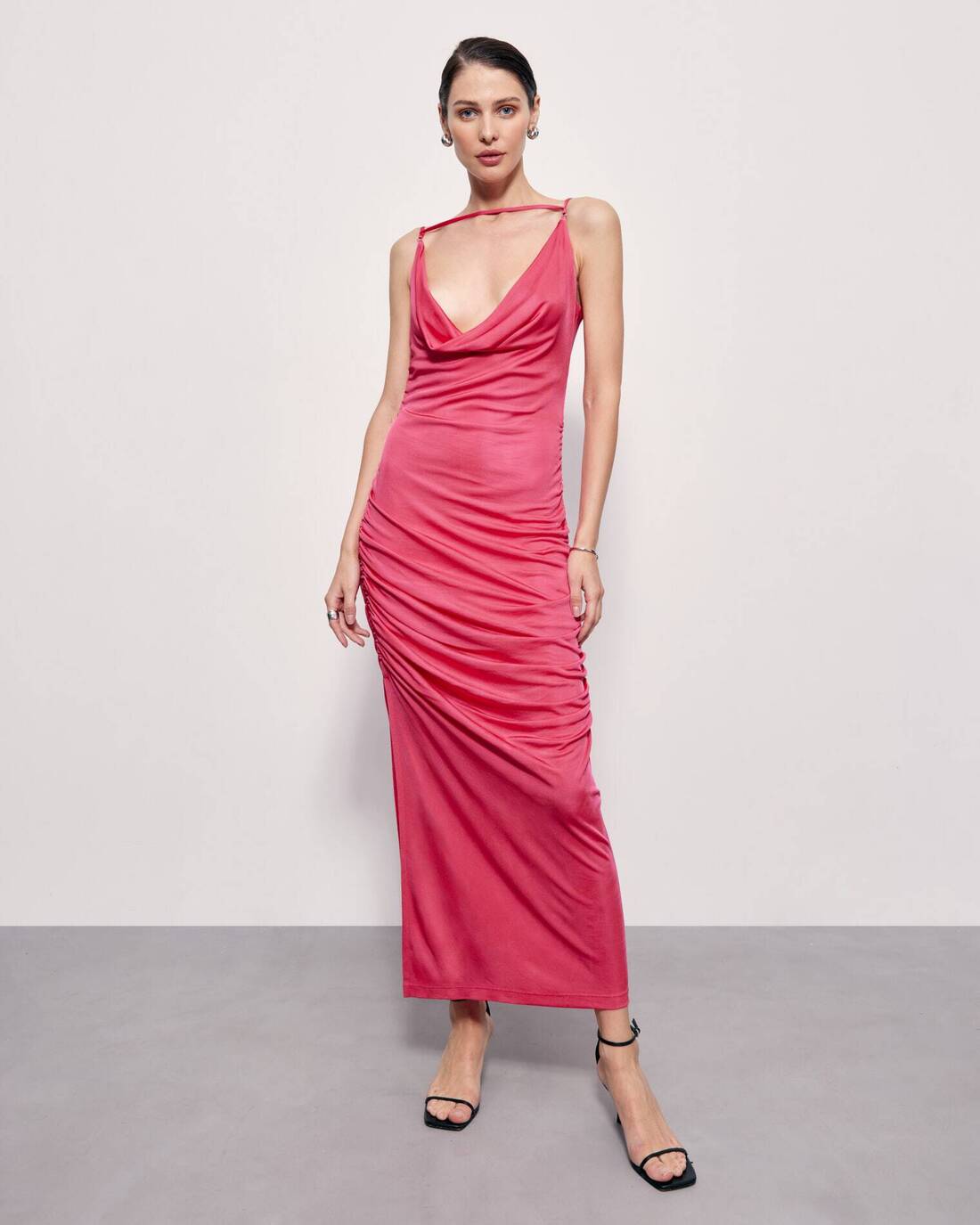 Maxi dress with side slit 