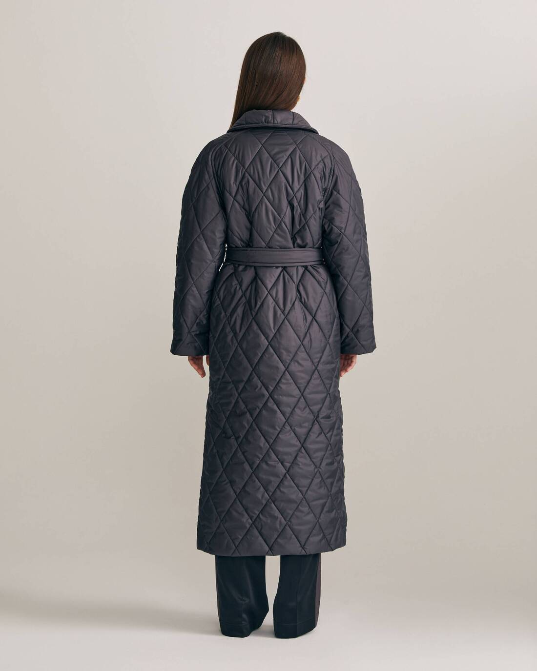 Quilted coat with diamond stitching 