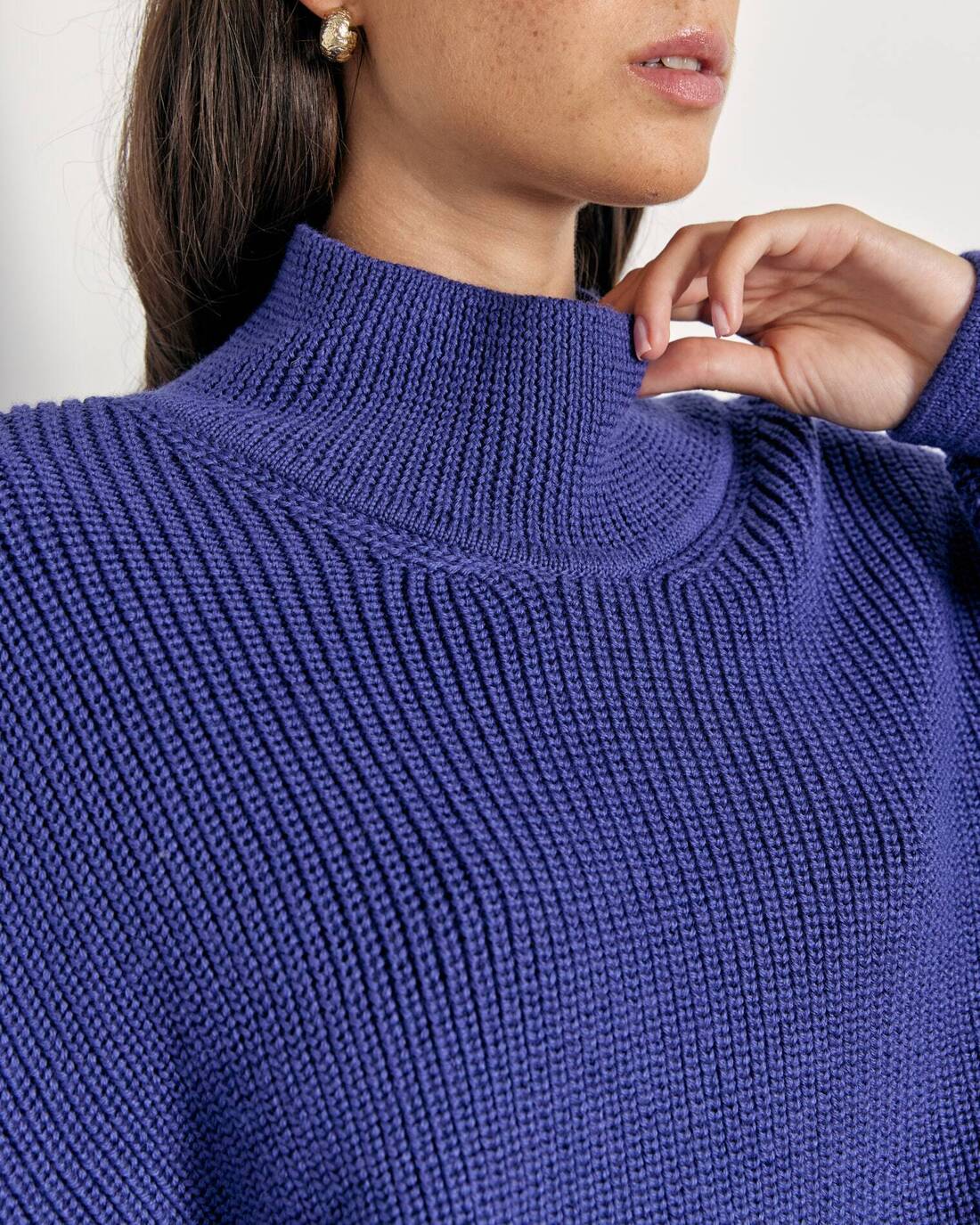 Shortened ribbed jumper  