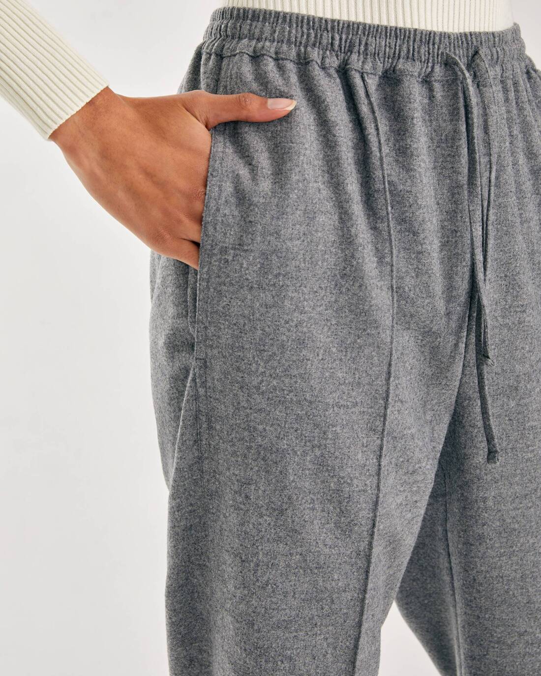 Комфортные шерстяные брюки