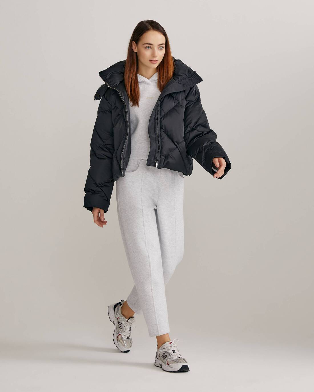 Cropped down jacket with hood 