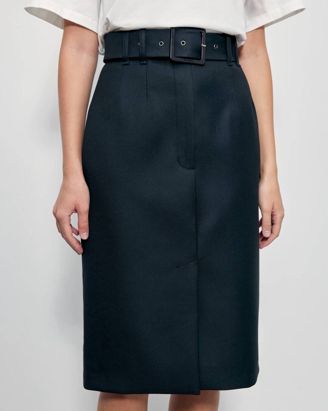 Straight silhouette midi skirt 
