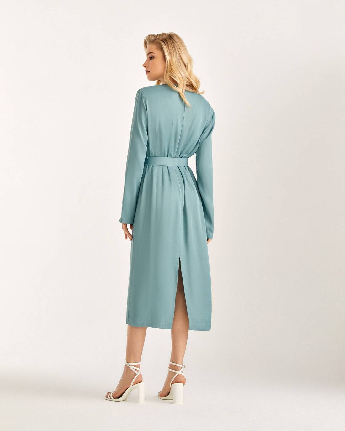 Sheath dress in flowing satin