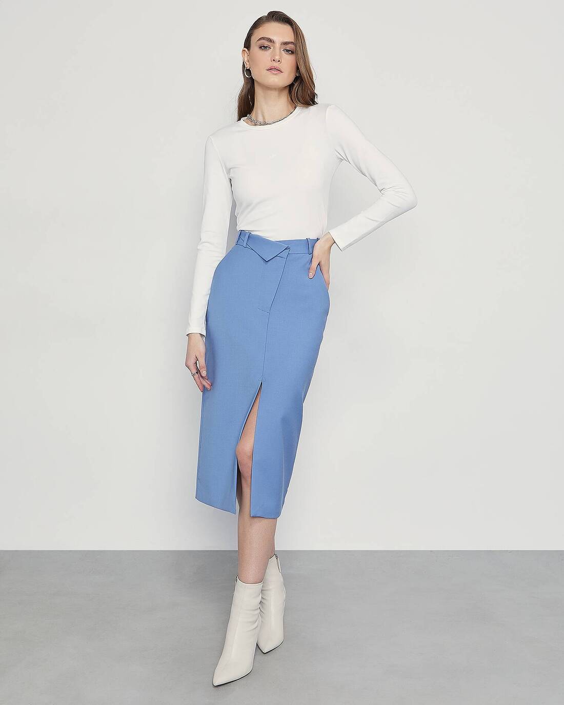 Mini skirt with asymmetrical waistband