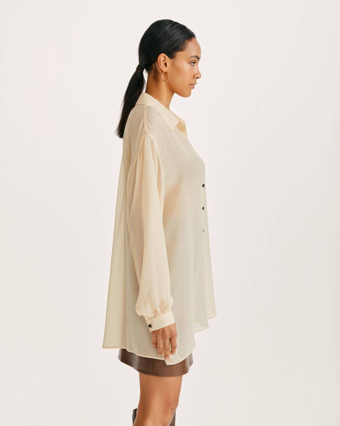 Puffed blouse with lantern sleeve 