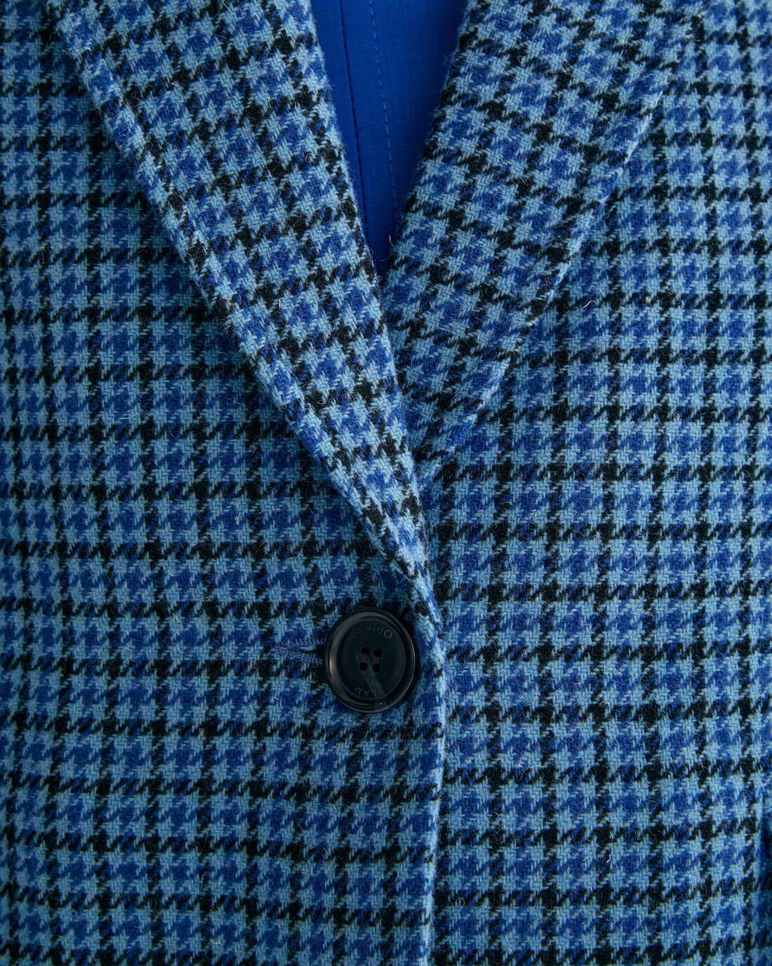 Single-breasted tweed jacket with contrast stitching