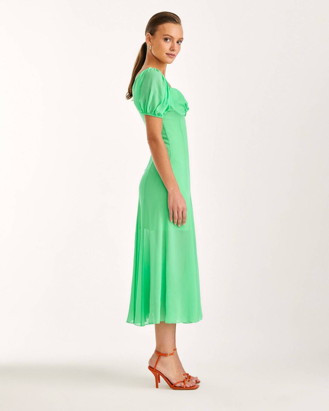 Airy midi dress with puff sleeves
