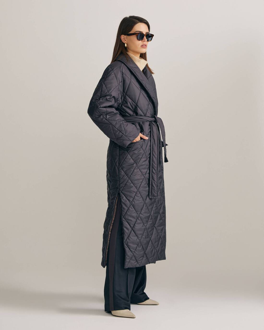 Quilted coat with diamond stitching 