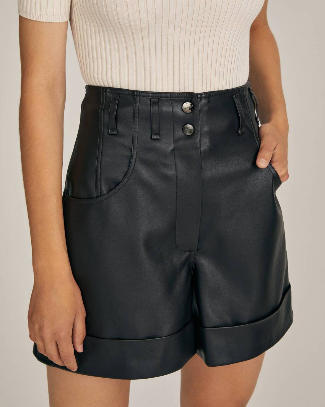 Eco-leather pintuck shorts 