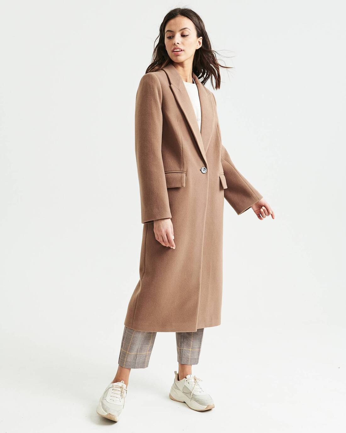 Straight-fit single-breasted wool coat