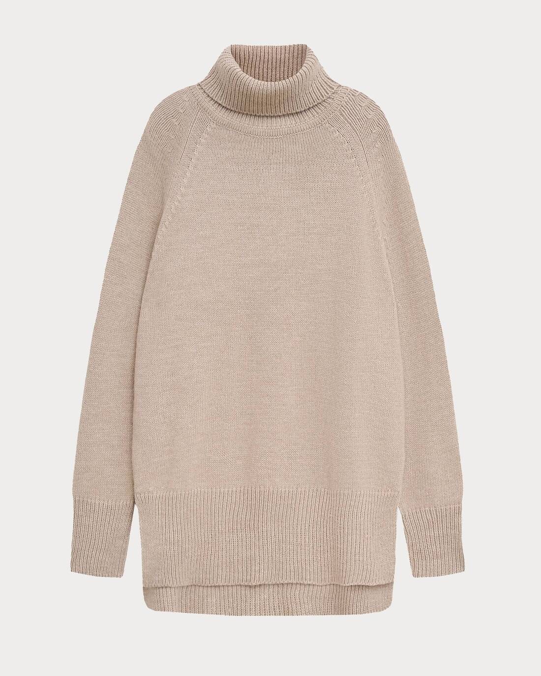 Voluminous elongated jumper