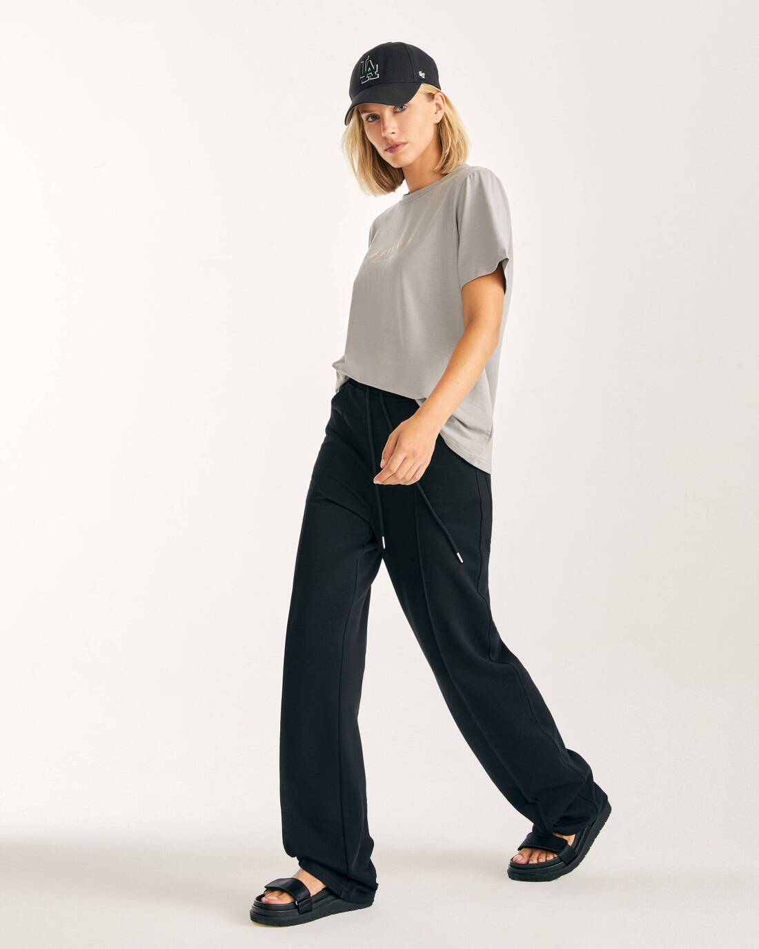 Elongated footer trousers