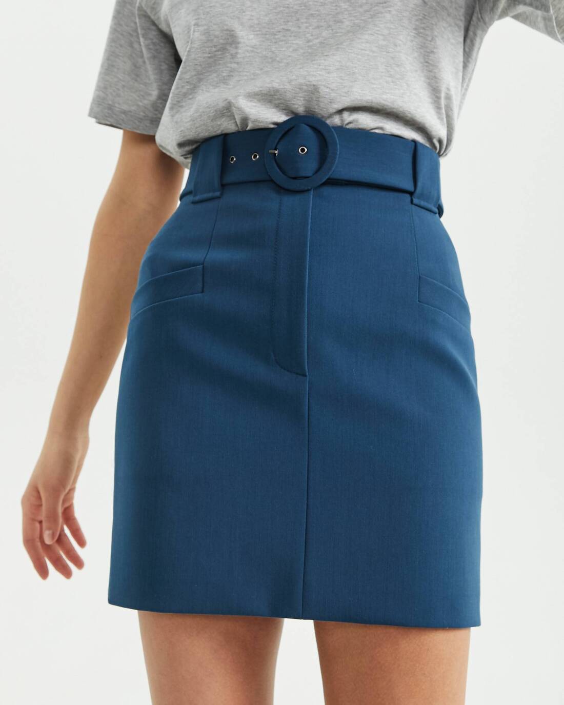 High-waisted buckled skirt