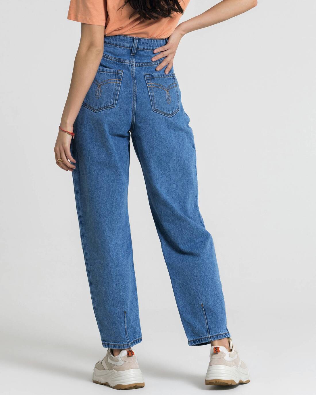 Pleated fit jeans