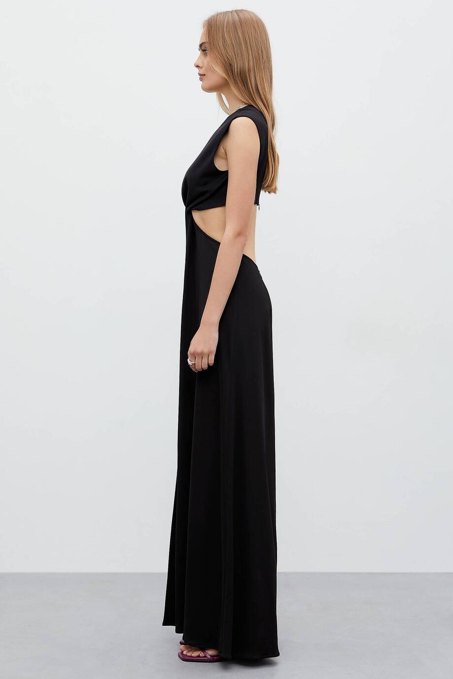 Maxi dress with an open back