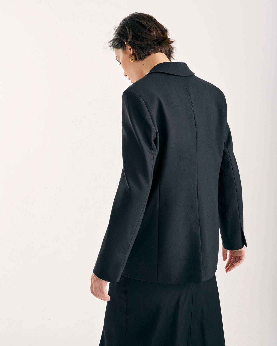 Textured semi-fitted jacket