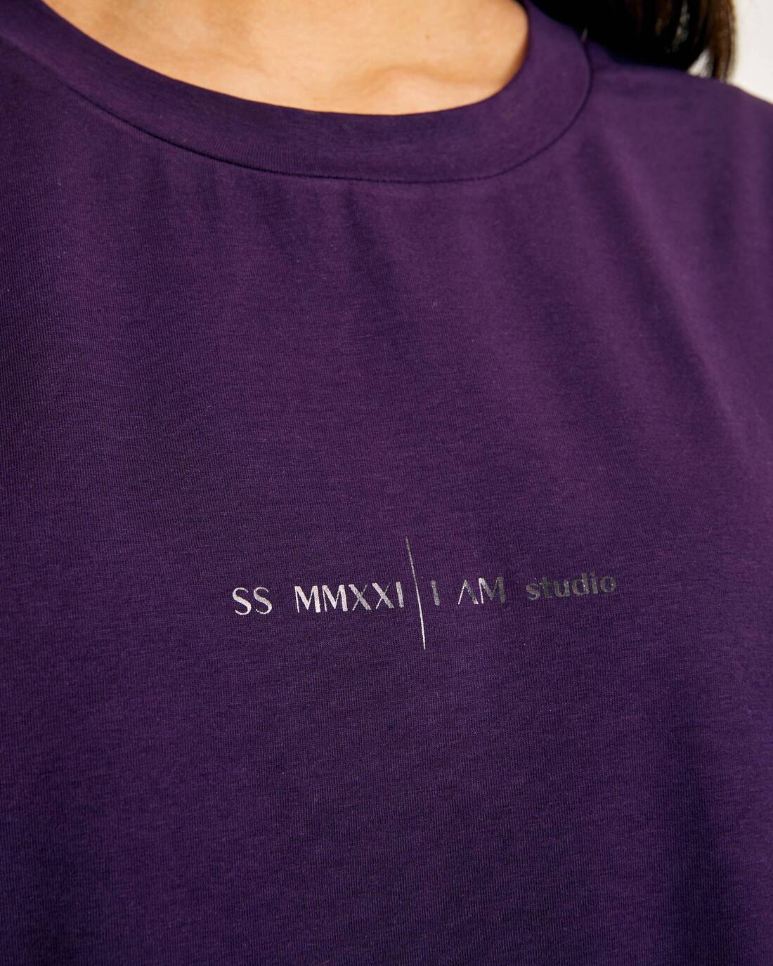 Voluminous cut t-shirt with a print