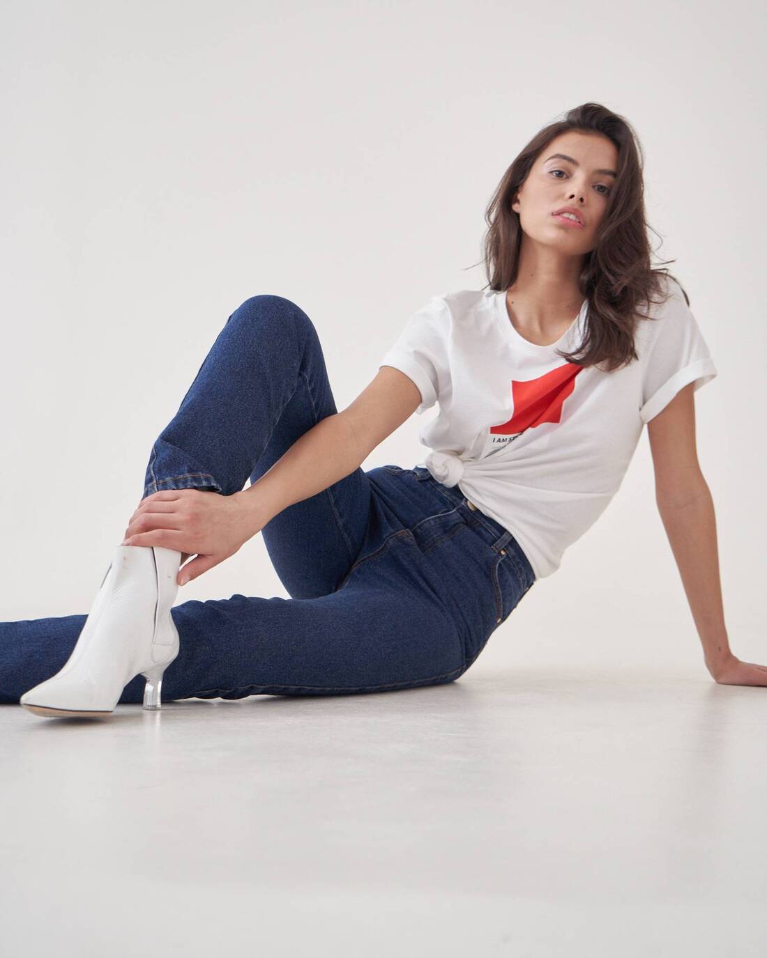 Cigarette jeans with decorative seams
