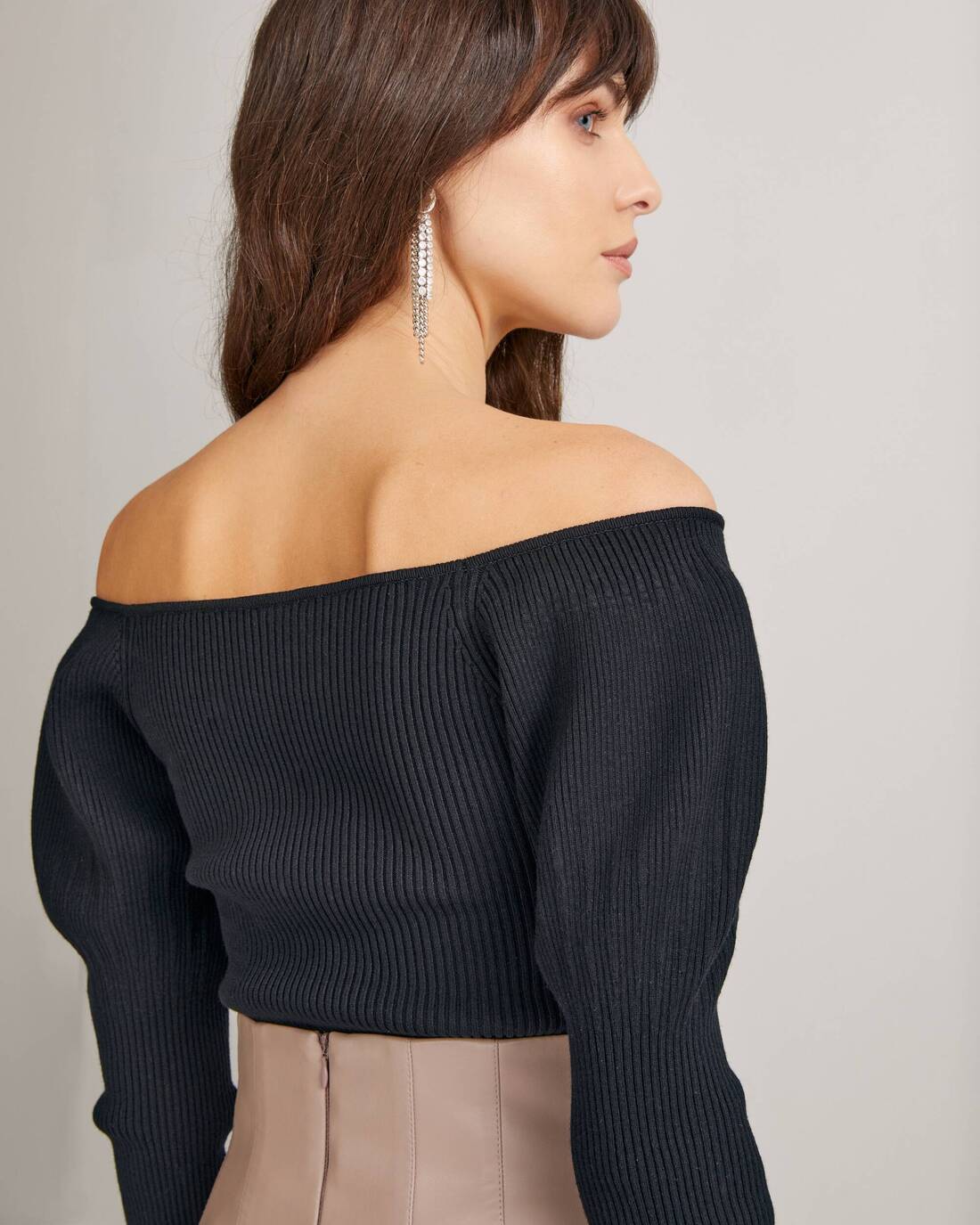 Sweater with corset lines 