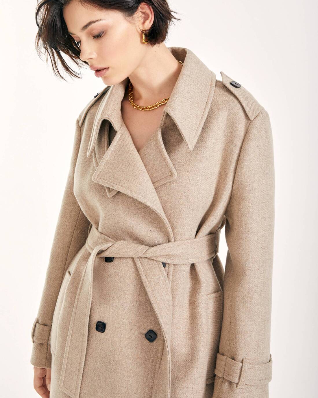 Structured double-breasted coat 