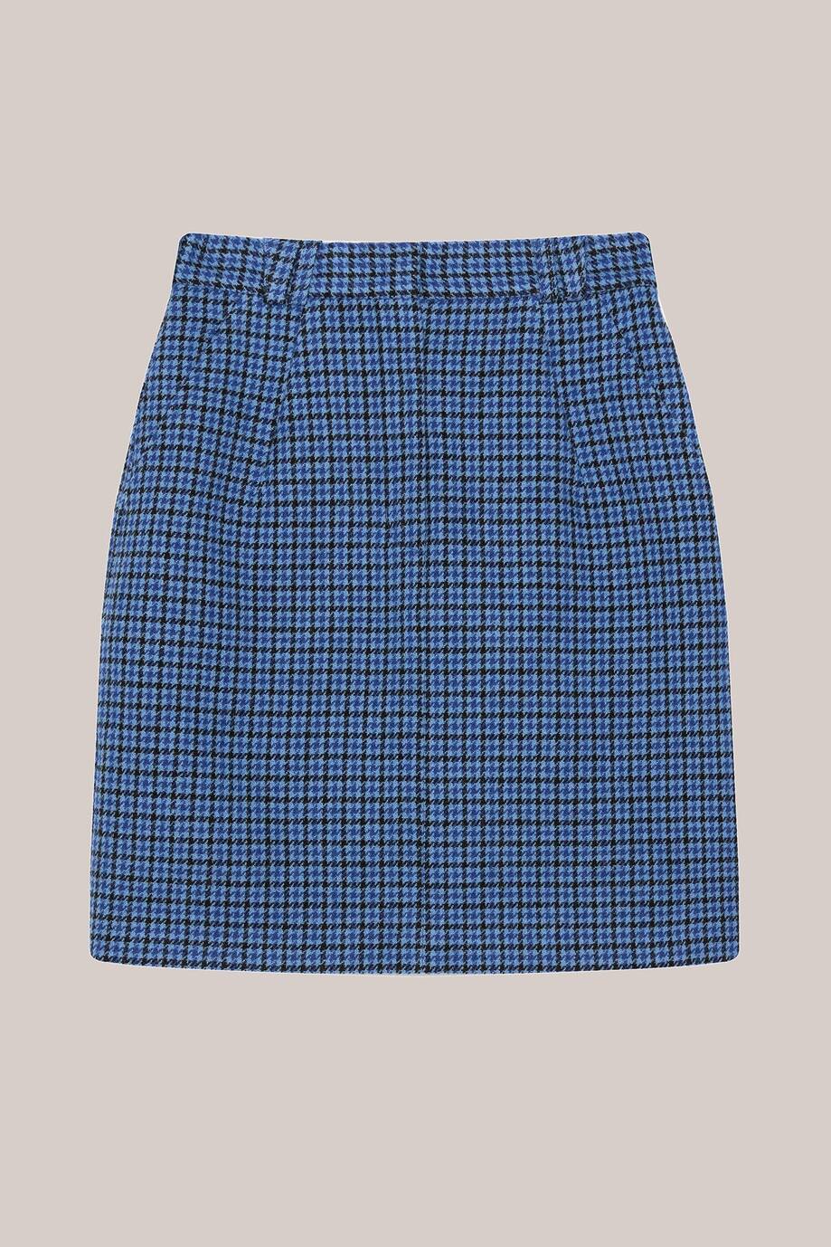 Tweed mini skirt with contrasting stitching 