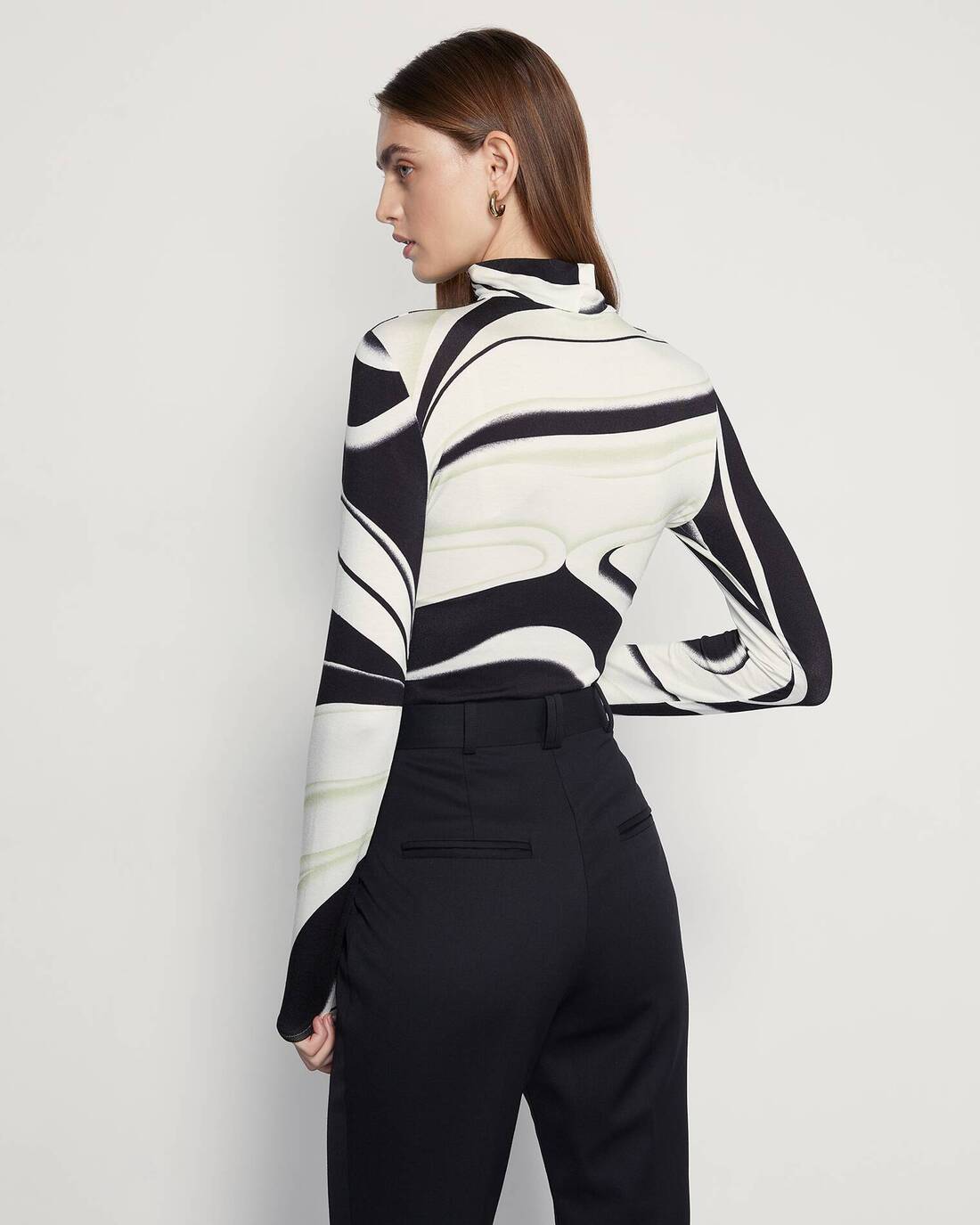 Printed jersey turtleneck 