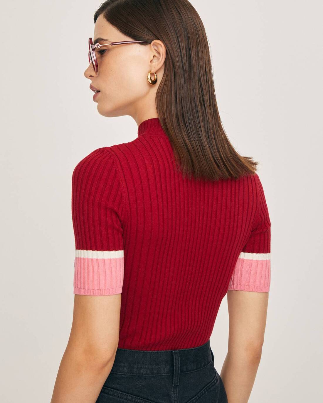 Sweater with contrasting stripes