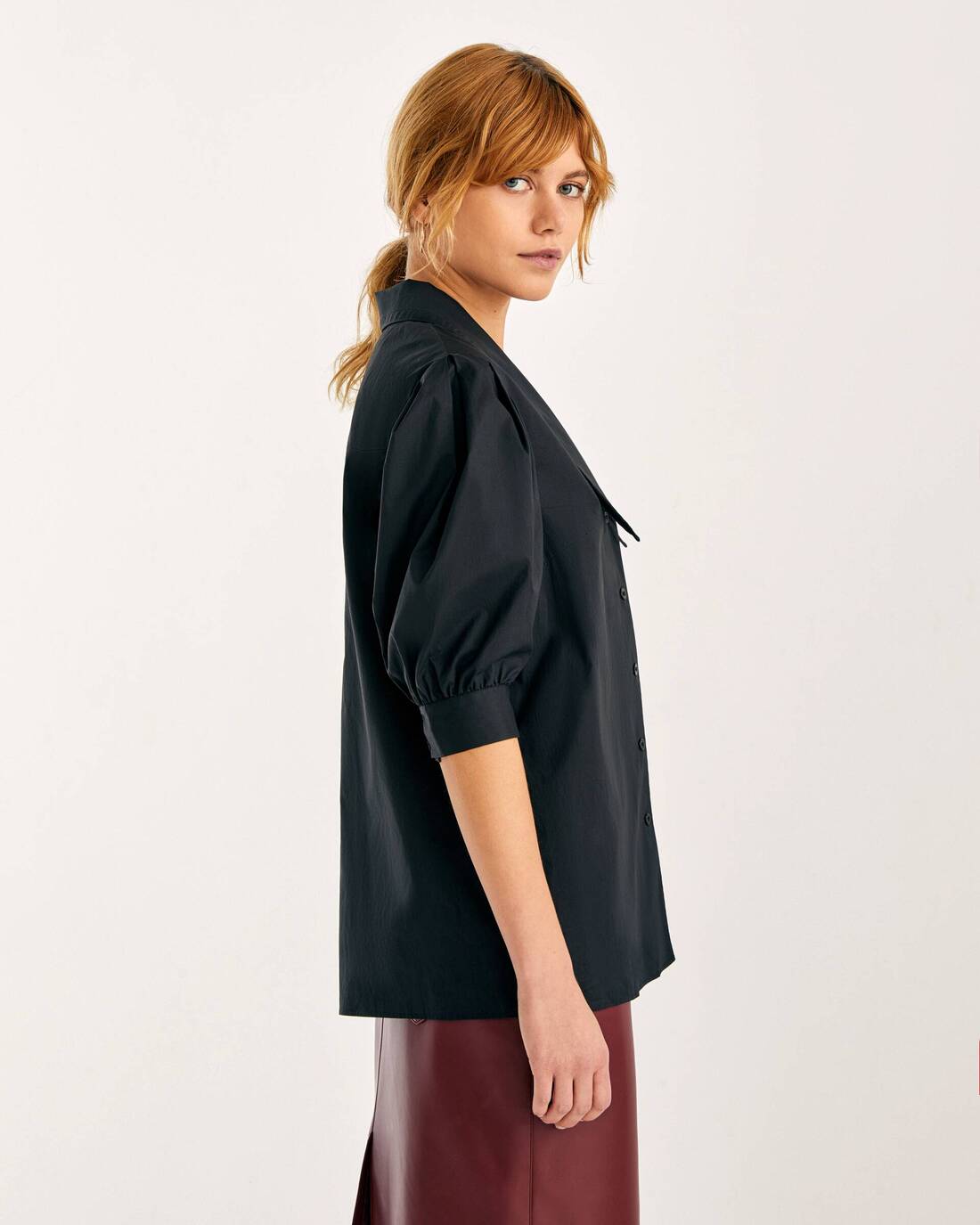 Blouse with notched collar and lantern sleeves 