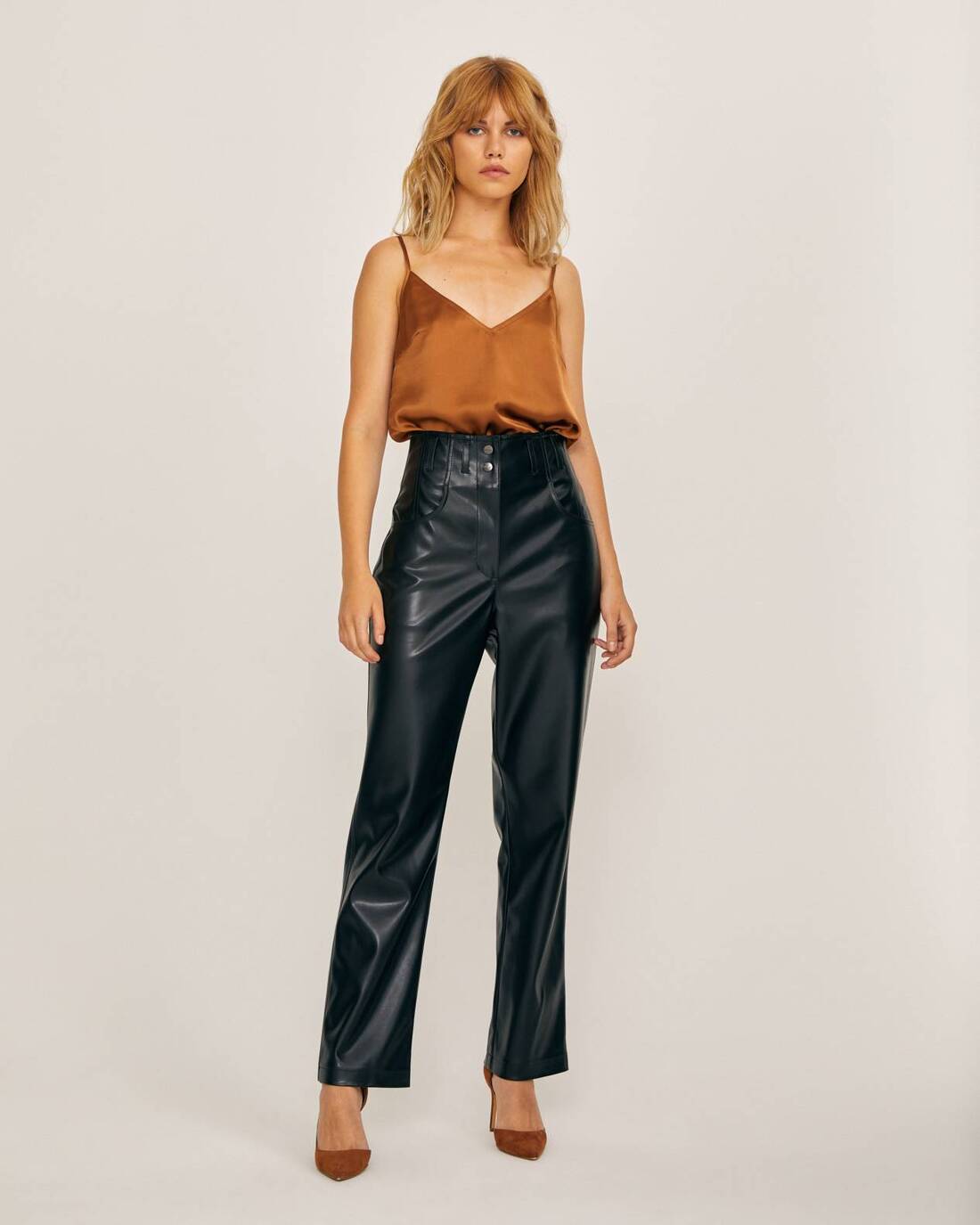 Cigarette-style pants from eco leather 