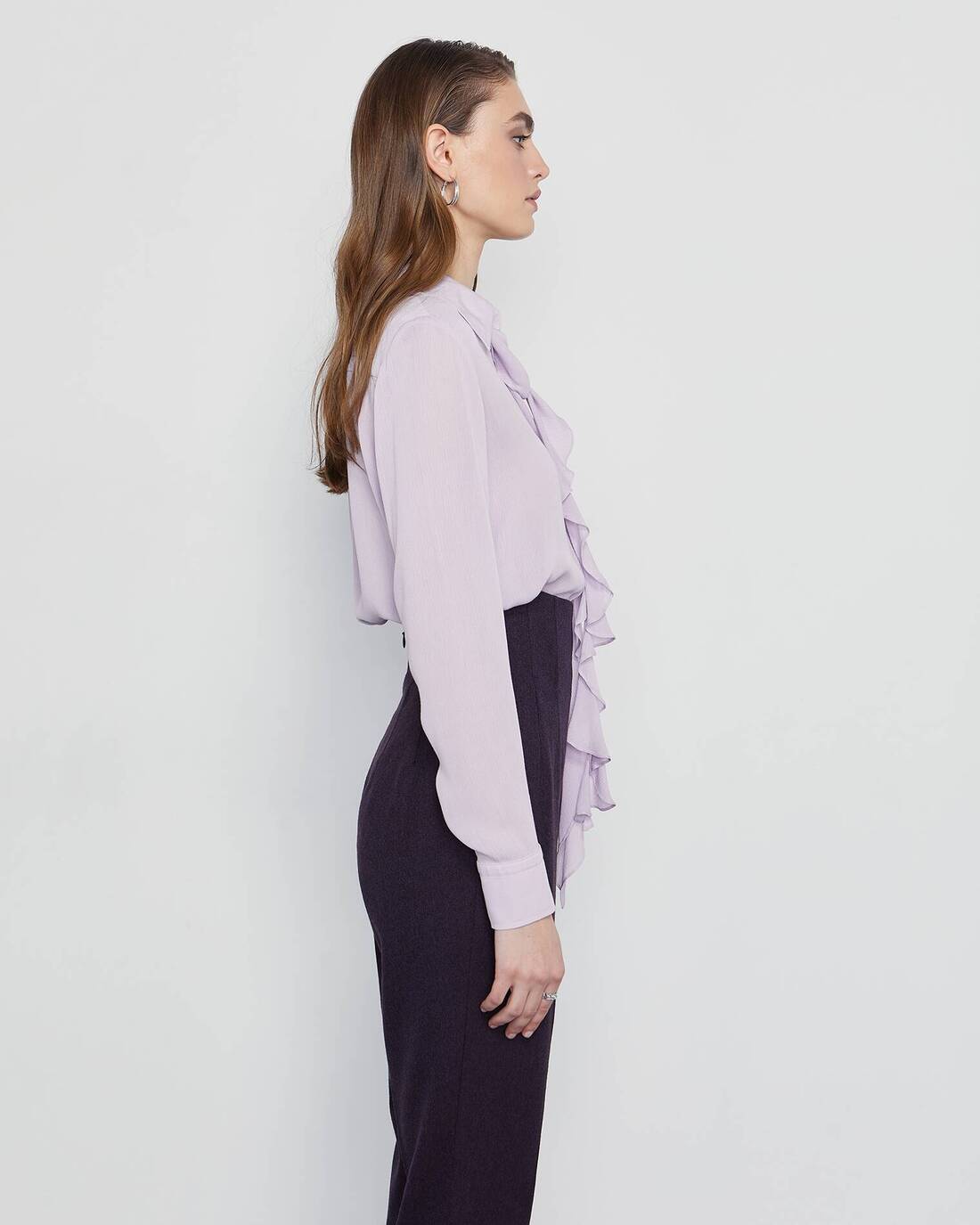 Blouse with removable collar