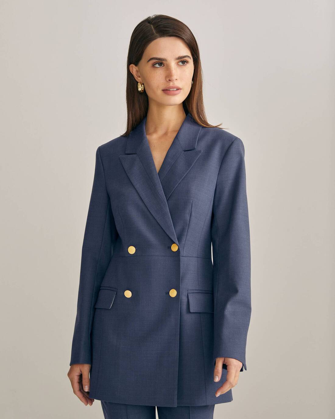 Double-breasted jacket with notched lapels 