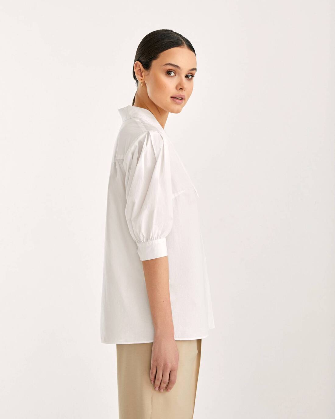 Blouse with notched collar and lantern sleeves