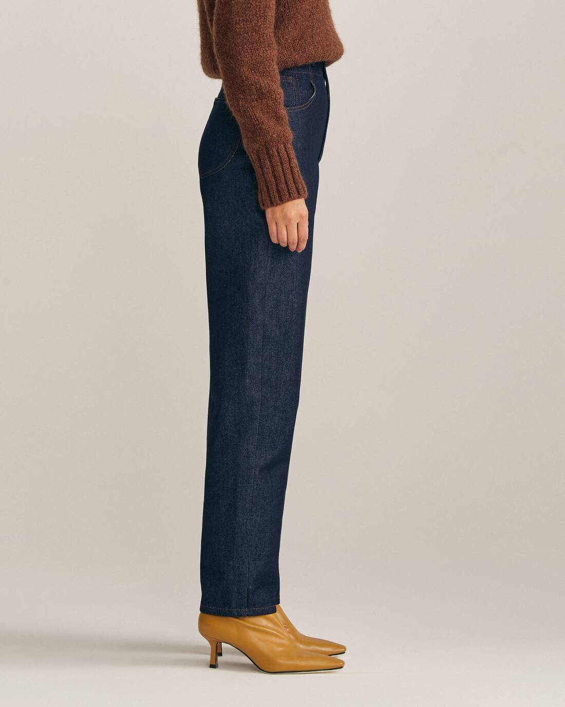 High-waisted cigarette-style trousers 