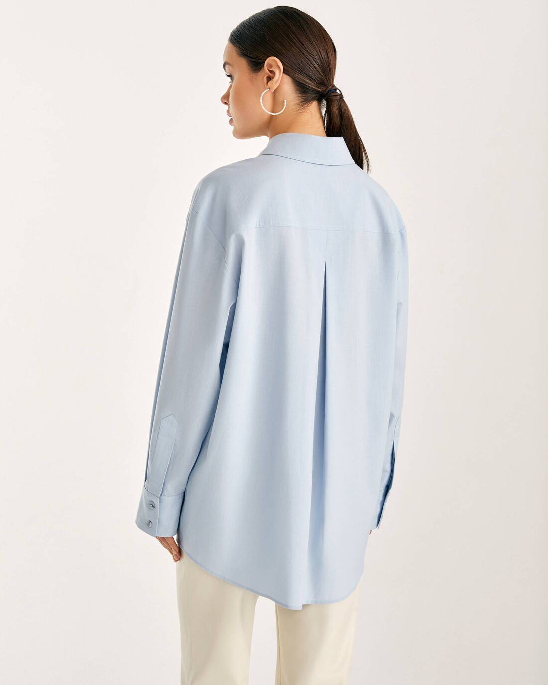 Oversized shirt with chest pockets