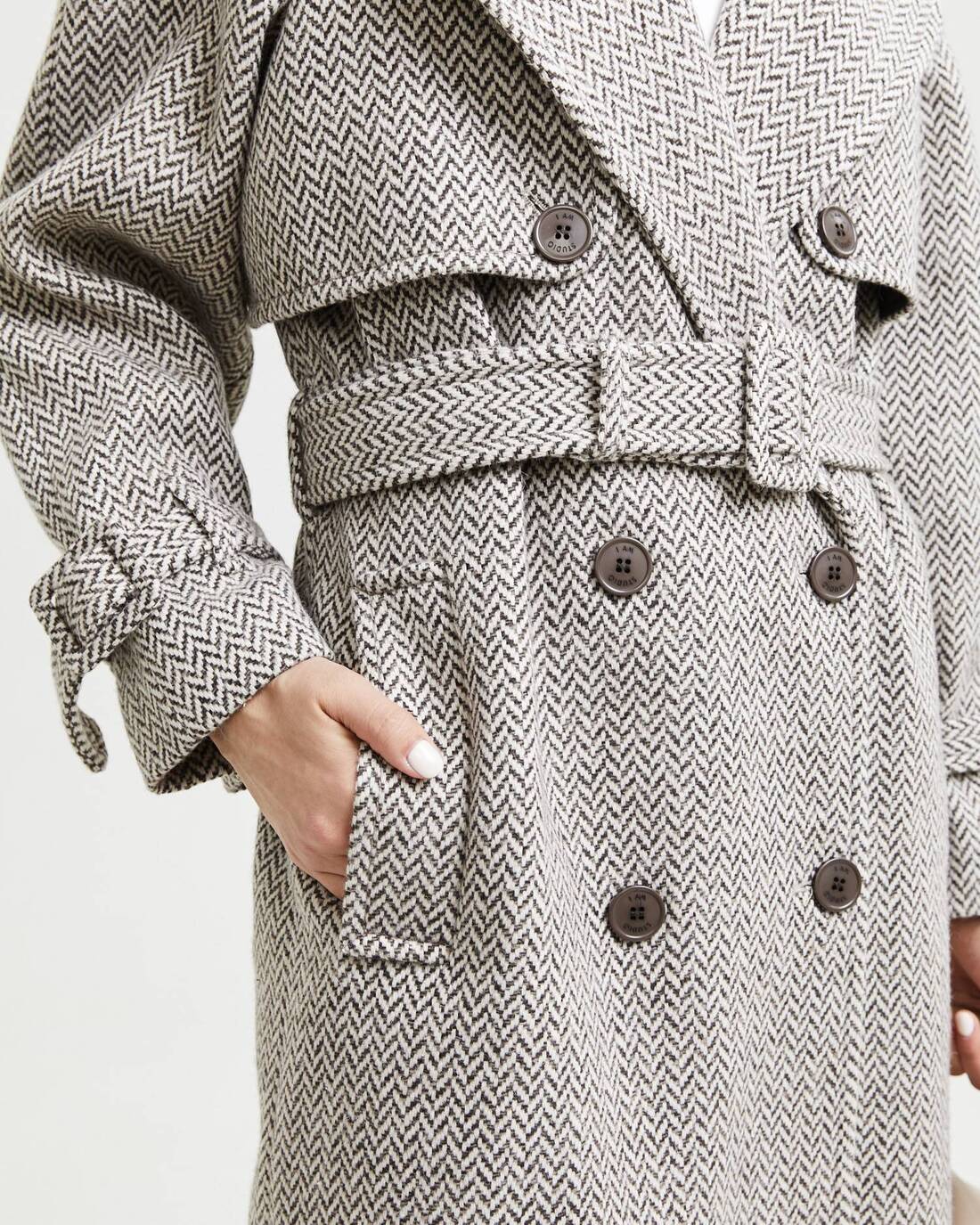 Double-breasted tweed trenchcoat