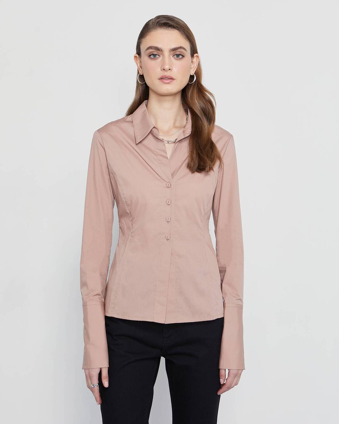 Fitted silhouette blouse  