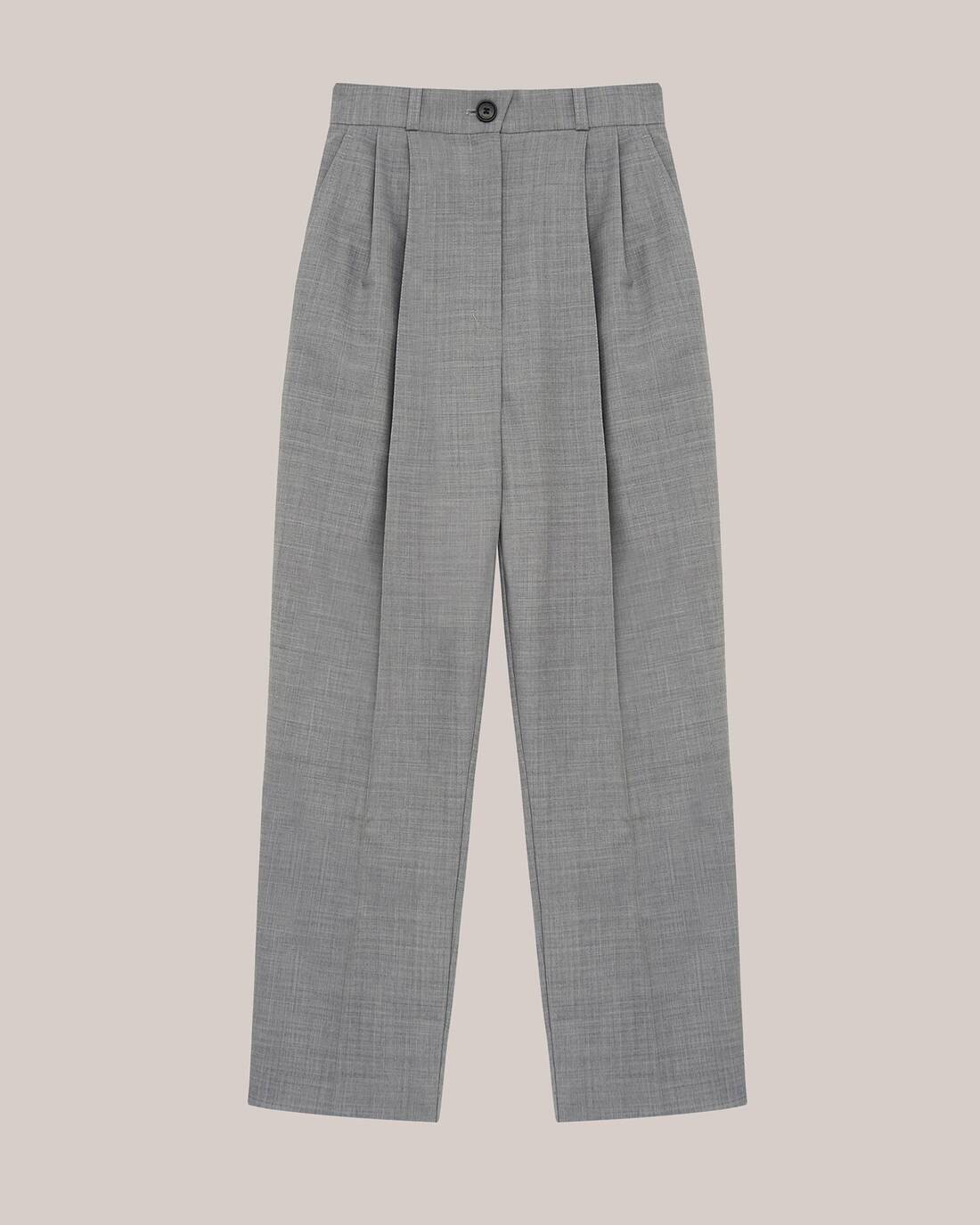 Cigarette-style pants with relief seams