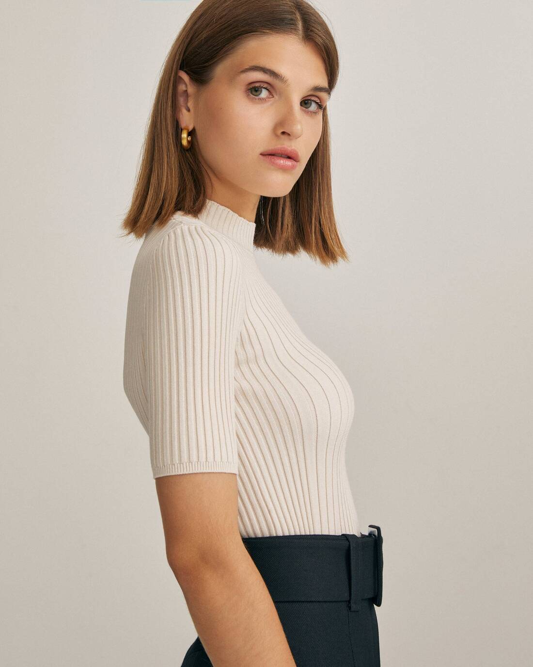 Cropped sleeve knit top 