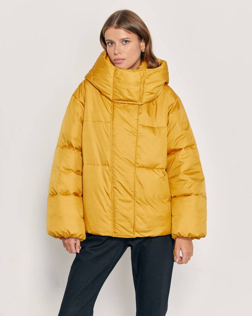 картинка Утепленная куртка с капюшоном  магазин Одежда+ являющийся официальным дистрибьютором в России 