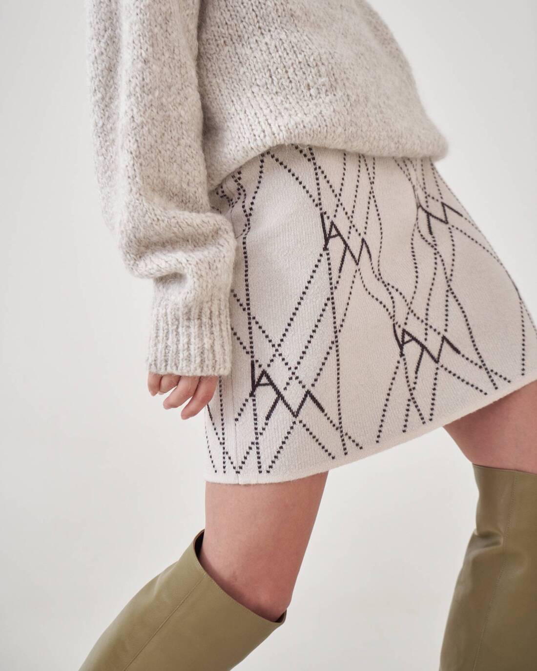 Jacquard knit mini skirt